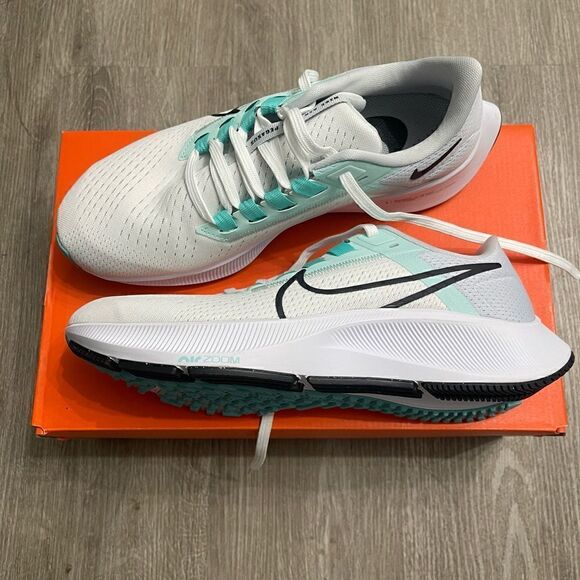 Nike Womens Stroke Running Shoes 8.5 - Picture 1 of 4